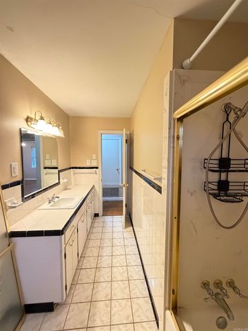 8812 Holiday Drive, Sherwood, AR 72120