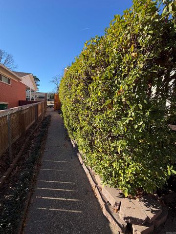 8812 Holiday Drive, Sherwood, AR 72120