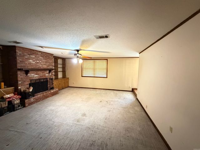 8812 Holiday Drive, Sherwood, AR 72120