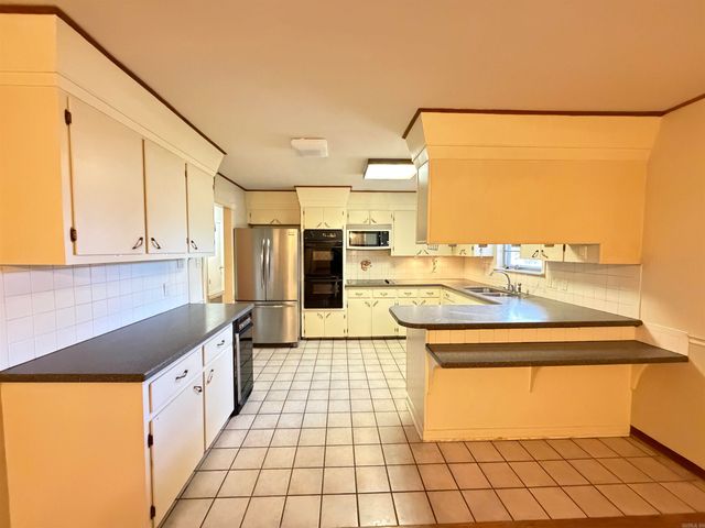 8812 Holiday Drive, Sherwood, AR 72120