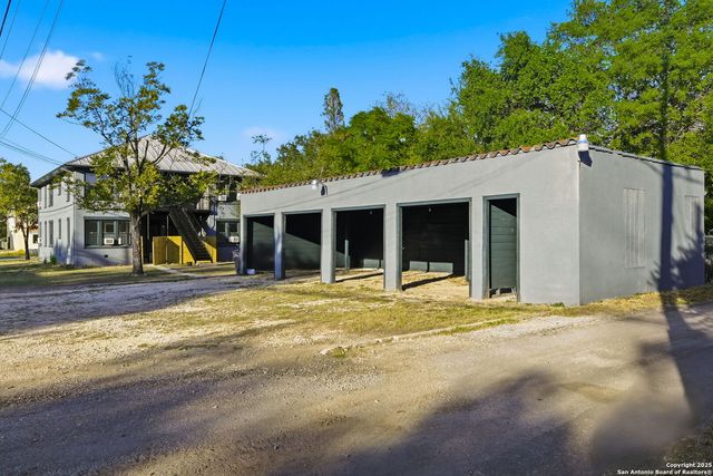 438 W Kings Hwy Apt 3, San Antonio, TX 78212