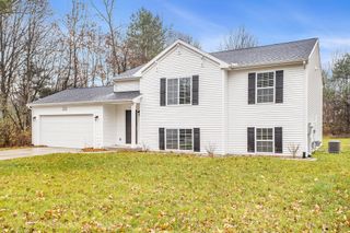 18222 Loganwood Trail, Pennfield Twp, MI 49017