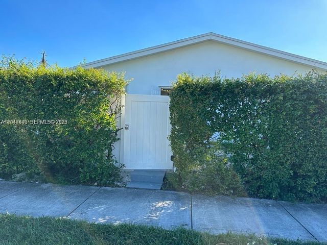 301 9th St 1, Hallandale Beach, FL 33009