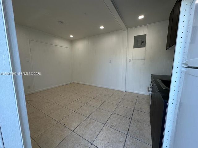 301 9th St 1, Hallandale Beach, FL 33009