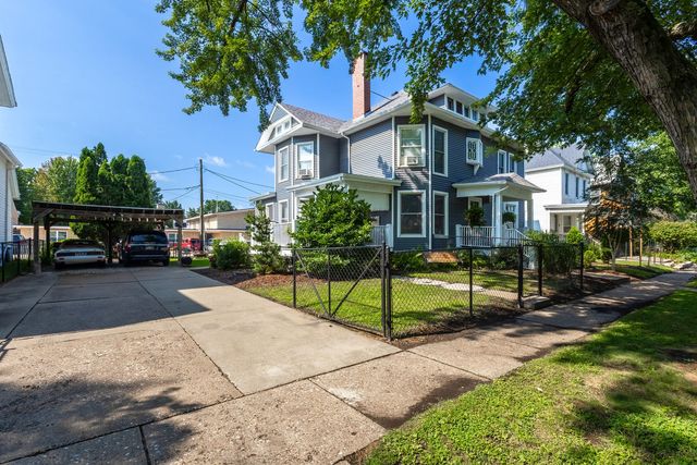 511 Kirkwood Boulevard, Davenport, IA 52803