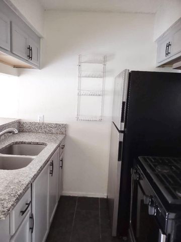 2609 Ektom DR D, Austin, TX 78745