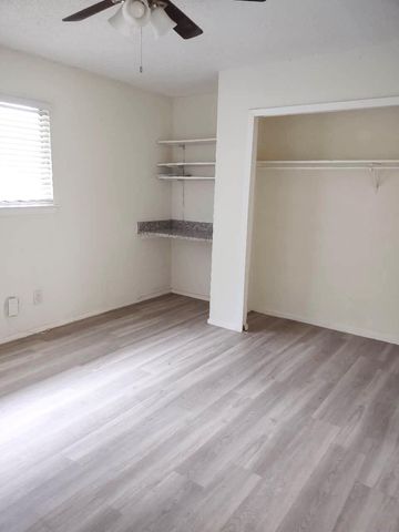 2609 Ektom DR D, Austin, TX 78745