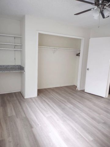 2609 Ektom DR D, Austin, TX 78745