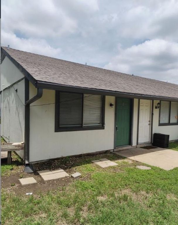 2609 Ektom DR D, Austin, TX 78745