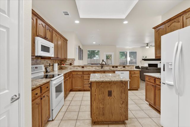 6328 Redeagle Creek Drive, Fort Worth, TX 76179