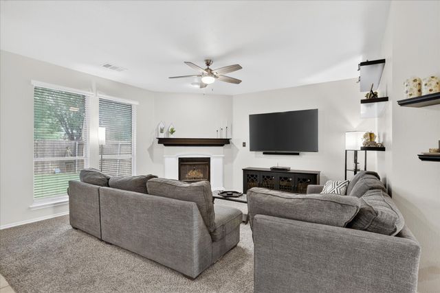 6328 Redeagle Creek Drive, Fort Worth, TX 76179