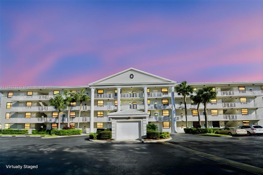 1717 Whitehall Dr 201, Davie, FL 33324