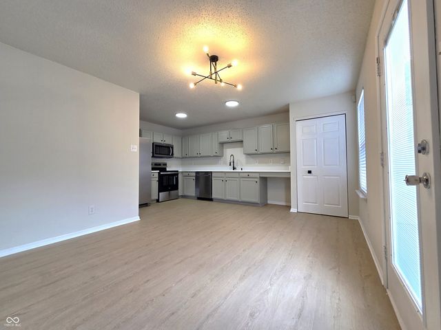 14604 White Tail Run, Noblesville, IN 46060