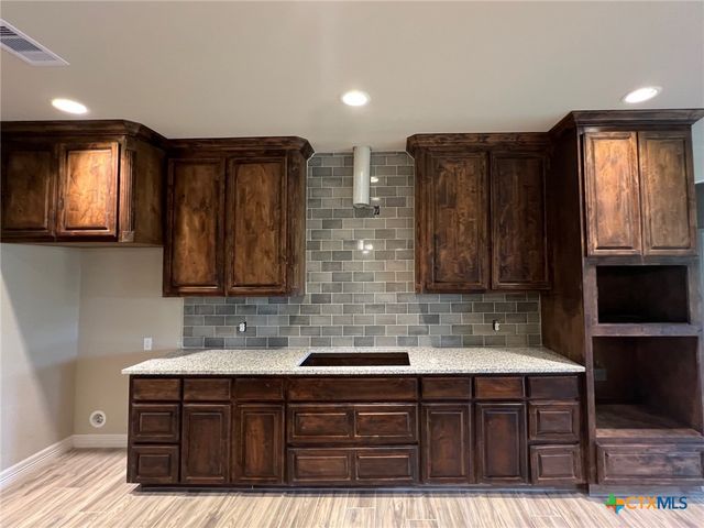 104 Giacomo, Victoria, TX 77901