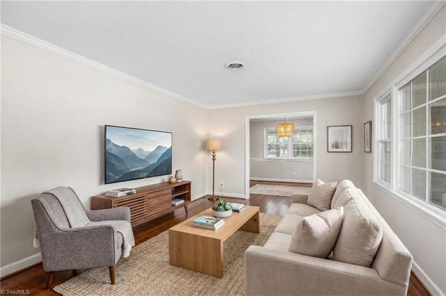 701 N Peace Haven Road, Winston-salem, NC 27104