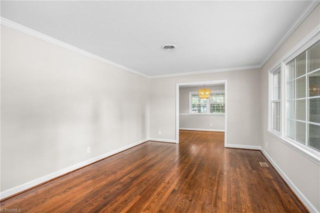 701 N Peace Haven Road, Winston-salem, NC 27104
