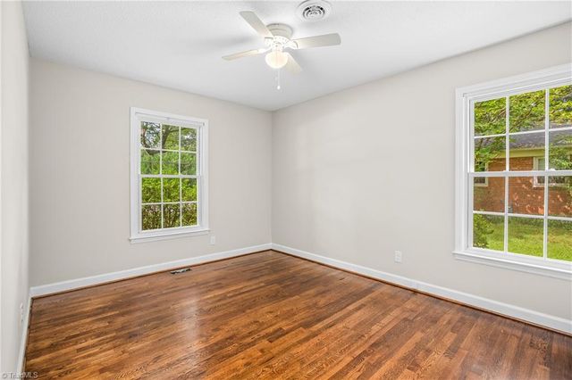 701 N Peace Haven Road, Winston-salem, NC 27104