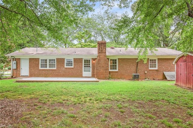 701 N Peace Haven Road, Winston-salem, NC 27104