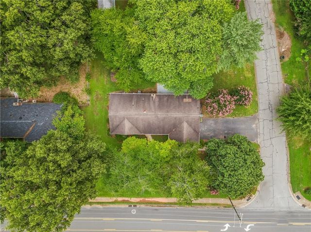 701 N Peace Haven Road, Winston-salem, NC 27104