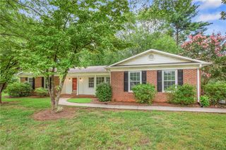 701 N Peace Haven Road, Winston-salem, NC 27104