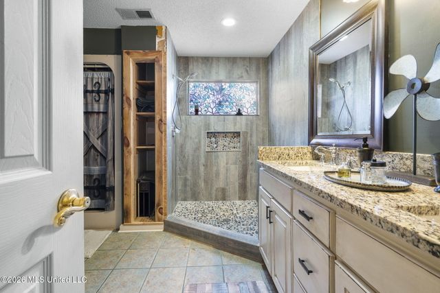 6193 Nesbit Road, Lake Cormorant, MS 38641