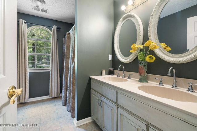 6193 Nesbit Road, Lake Cormorant, MS 38641