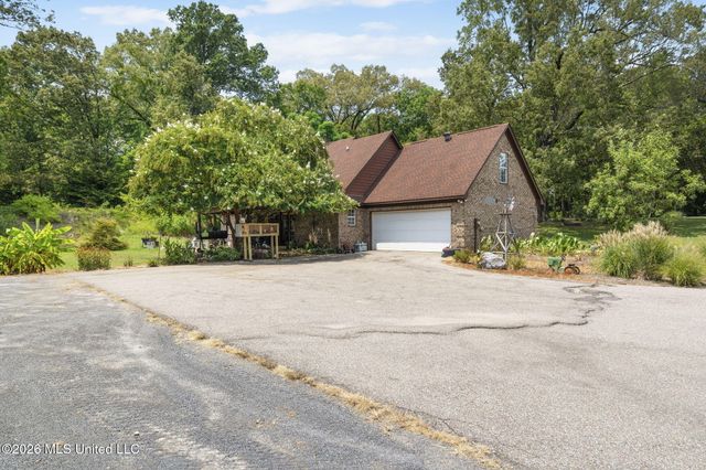 6193 Nesbit Road, Lake Cormorant, MS 38641