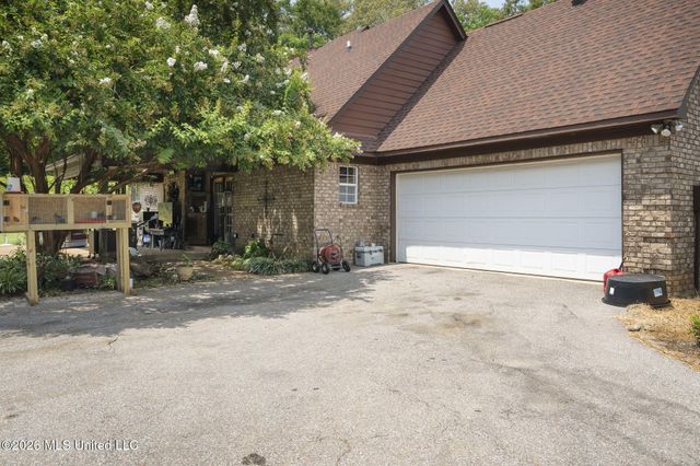 6193 Nesbit Road, Lake Cormorant, MS 38641