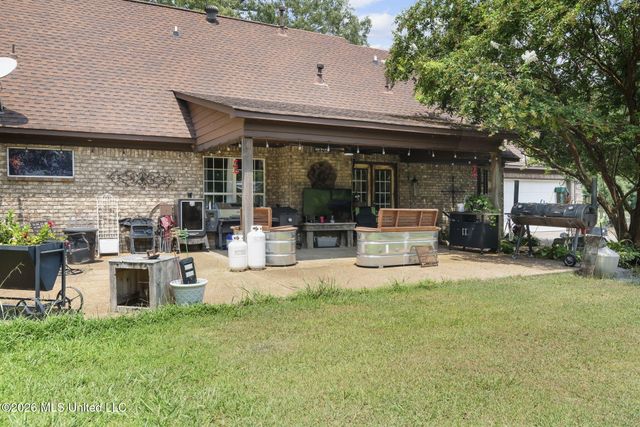 6193 Nesbit Road, Lake Cormorant, MS 38641