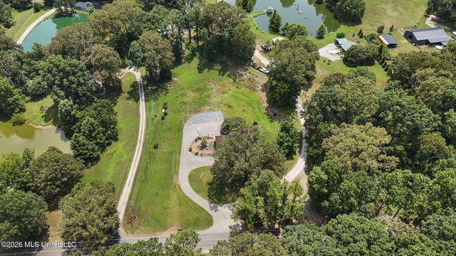 6193 Nesbit Road, Lake Cormorant, MS 38641