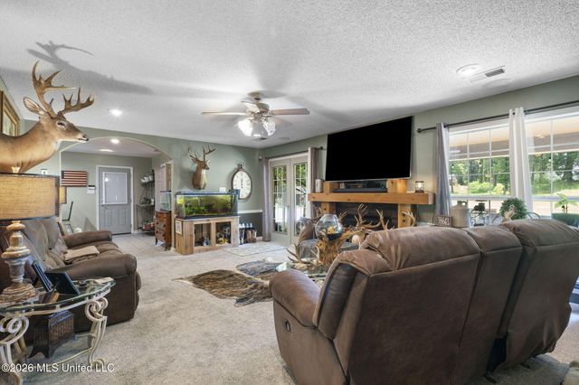 6193 Nesbit Road, Lake Cormorant, MS 38641