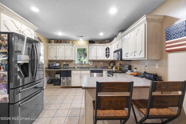 6193 Nesbit Road, Lake Cormorant, MS 38641