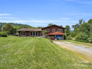 2512 Brevard Road, Hendersonville, NC 28791