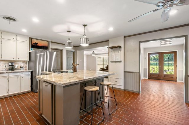 2355 Jackson League Circle, Brenham, TX 77833