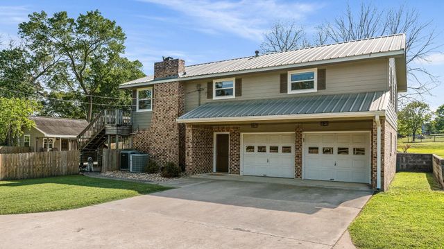 2355 Jackson League Circle, Brenham, TX 77833