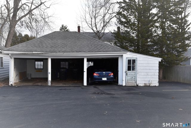 214 Quaker Lane South, West Hartford, CT 06119