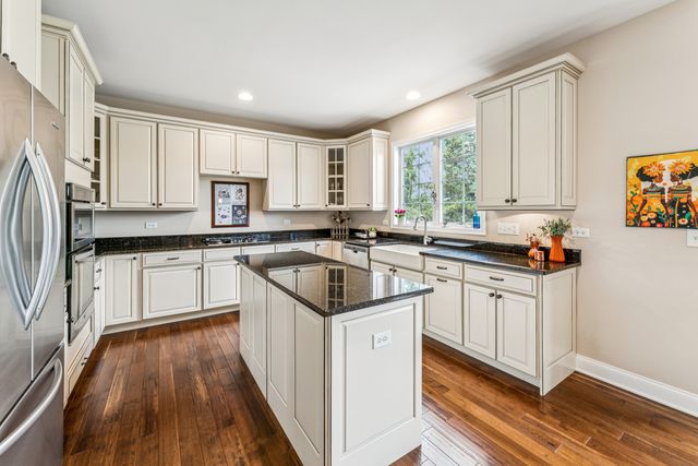 30 Denali Court, South Barrington, IL 60010