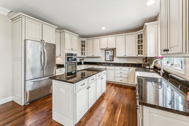 30 Denali Court, South Barrington, IL 60010