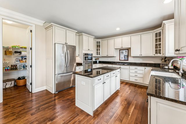 30 Denali Court, South Barrington, IL 60010