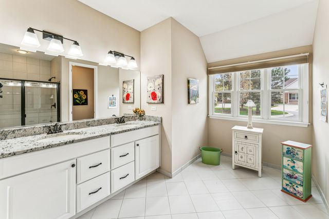30 Denali Court, South Barrington, IL 60010