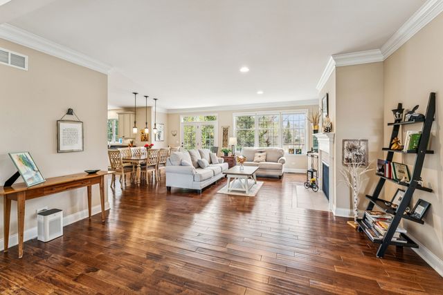 30 Denali Court, South Barrington, IL 60010