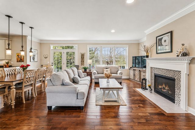 30 Denali Court, South Barrington, IL 60010