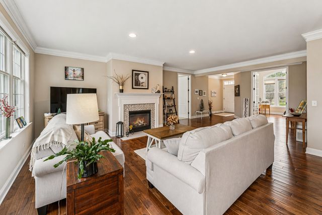 30 Denali Court, South Barrington, IL 60010