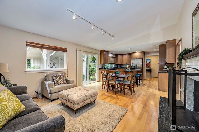 8205 NE 128th Street, Kirkland, WA 98034