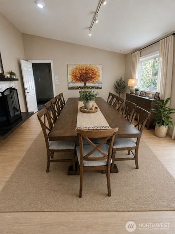 8205 NE 128th Street, Kirkland, WA 98034