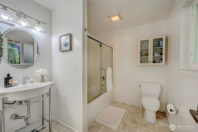 8205 NE 128th Street, Kirkland, WA 98034