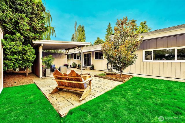 8205 NE 128th Street, Kirkland, WA 98034