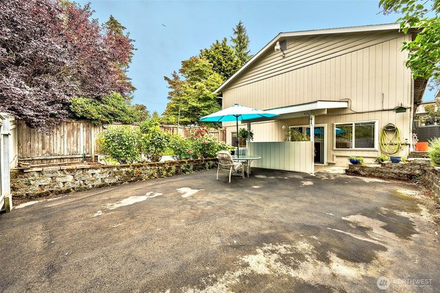 8205 NE 128th Street, Kirkland, WA 98034