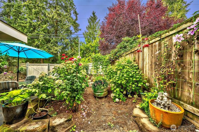 8205 NE 128th Street, Kirkland, WA 98034