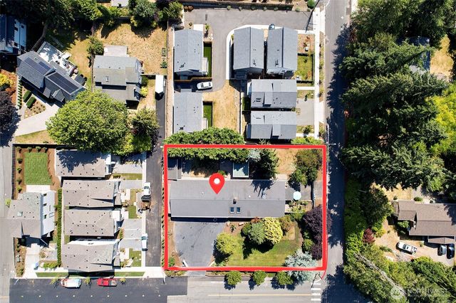 8205 NE 128th Street, Kirkland, WA 98034